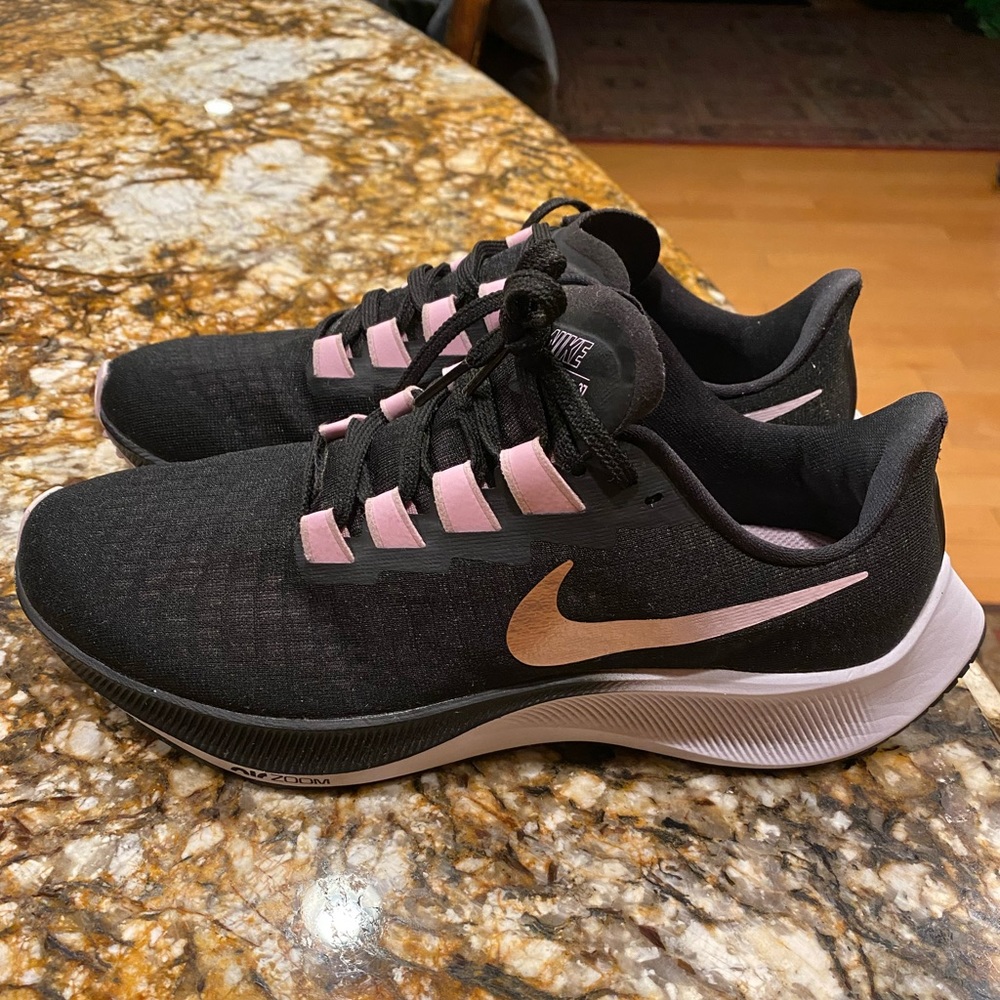 Women’s running shoes. Nike Air Zoom Pegasus 37. Size 9.5. Black/Light Pink